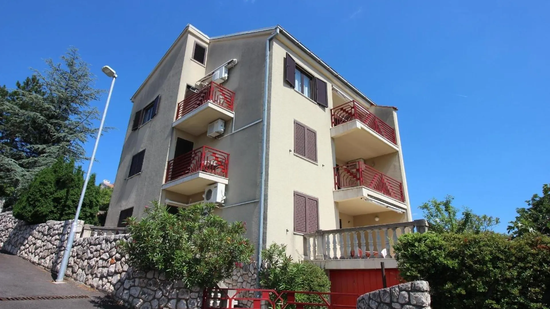 Apartment Fuer Zwei Erwachsene Und Zwei Kinder Novi Vinodolski 0*,