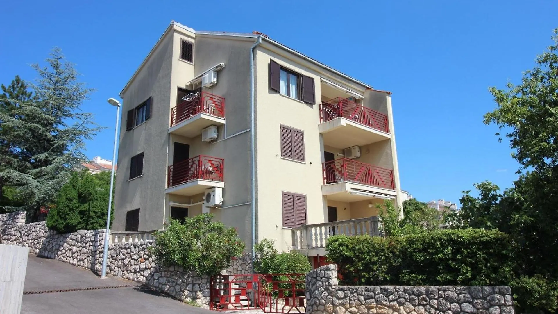 Apartment Fuer Zwei Erwachsene Und Zwei Kinder Novi Vinodolski Kroatië